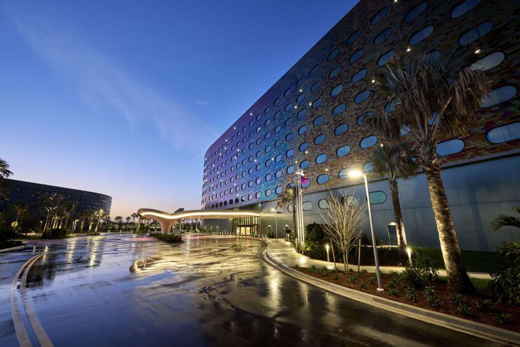 1. Universal-Terra-Luna-Resor