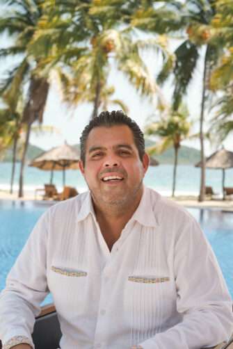 En entrevista con Pedro Castelán, Director Ejecutivo de la Oficina de Visitantes y   Convenciones de Ixtapa-Zihuatanejo