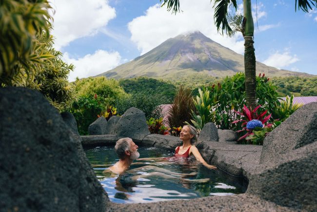 couple-hot-springs-arenal-kioro-hot-springs-la-fortuna